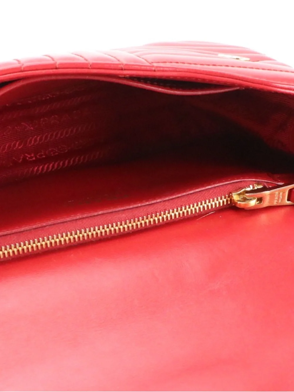 Prada Diagramme Quilted Leather Shoulder Bag in Red with Chain Strap Crossbody - Picture 14 of 16